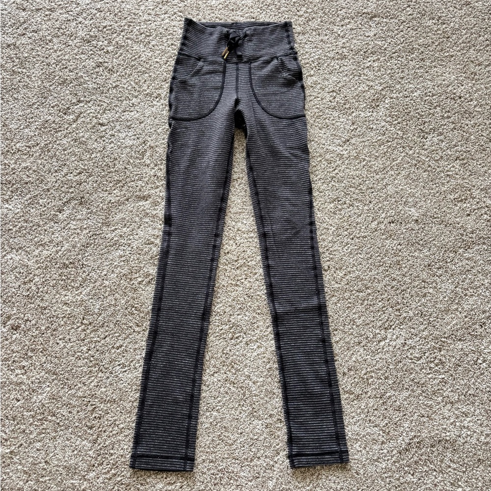 Lululemon athletic legging gray black stripe high rise full length